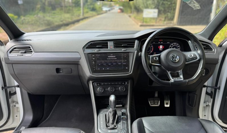 
								Volkswagen Tiquan full									