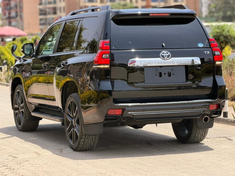 
								Toyota Land Cruiser Prado TX full									