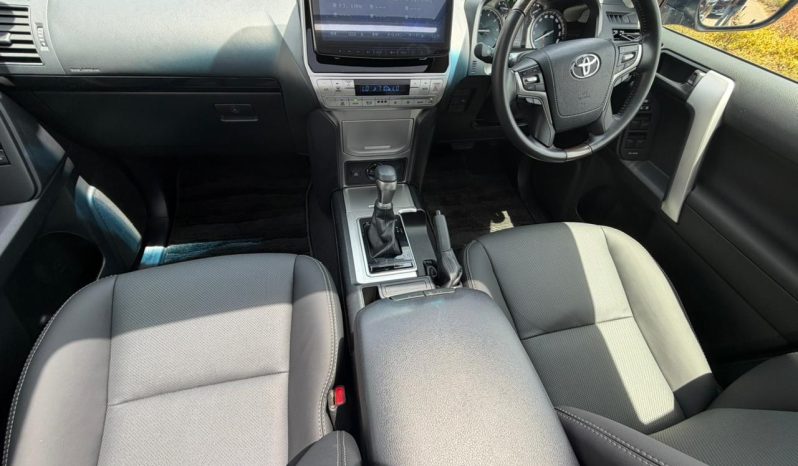 
								Toyota Land Cruiser Prado TX full									