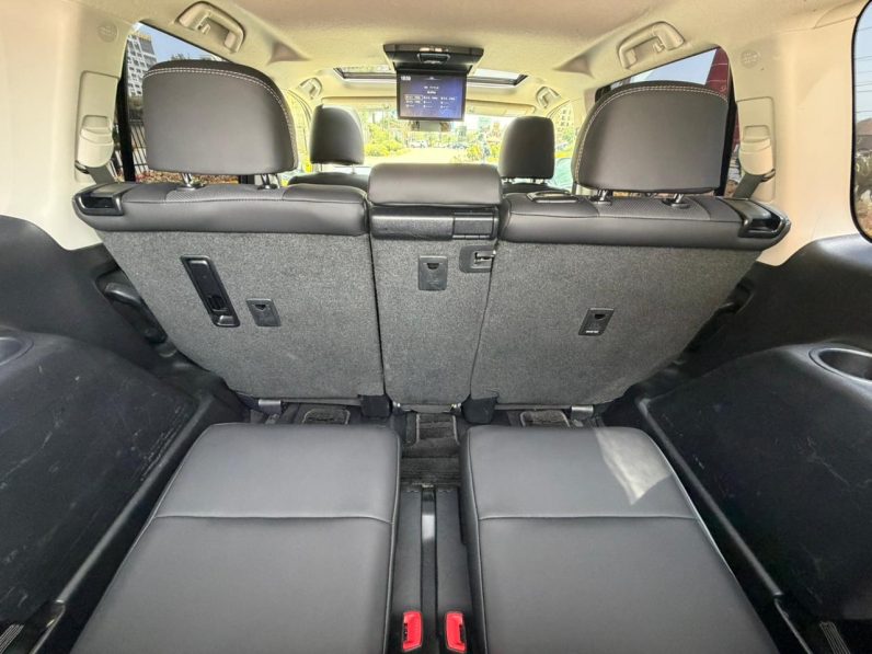 
								Toyota Land Cruiser Prado TX full									