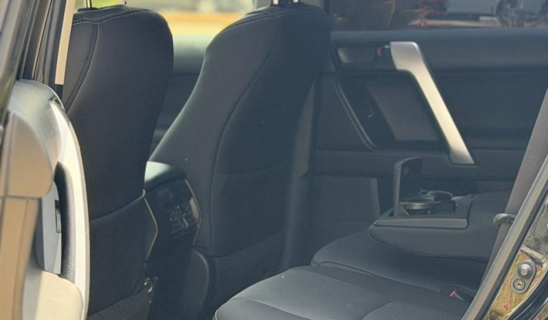 
								Toyota Land Cruiser Prado TX full									