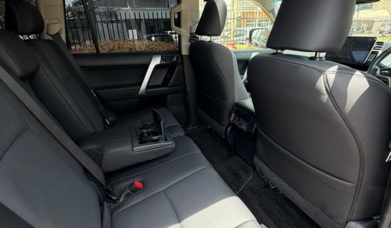 
								Toyota Land Cruiser Prado TX full									