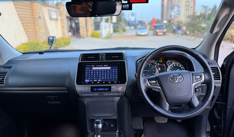 
								Toyota Land Cruiser Prado TXL full									