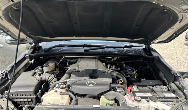
								Toyota Hilux full									
