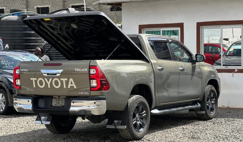 
								Toyota Hilux full									