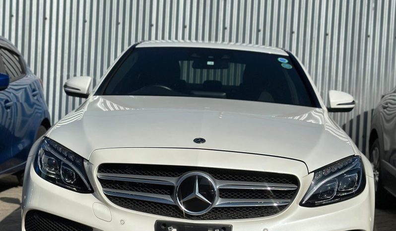 
								Mercedes Benz C200 full									