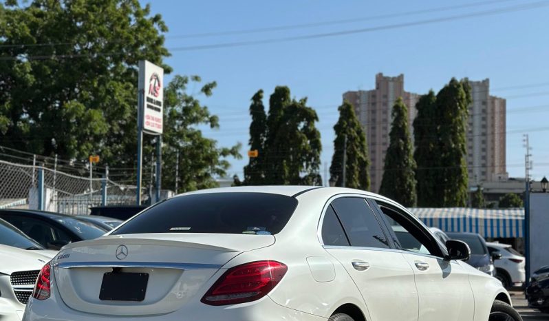 
								Mercedes Benz C200 full									