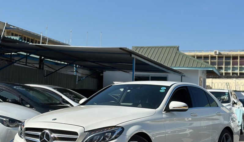 
								Mercedes Benz C200 full									