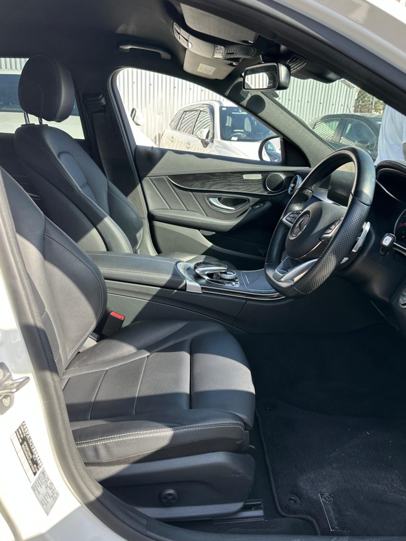 
								Mercedes Benz C200 full									