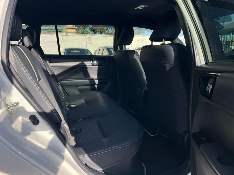 
								Toyota Fielder WXB full									