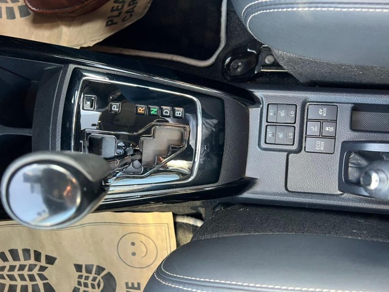 
								Toyota Fielder WXB full									