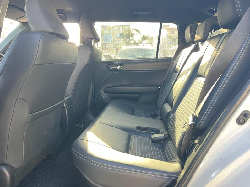 
								Toyota Fielder WXB full									