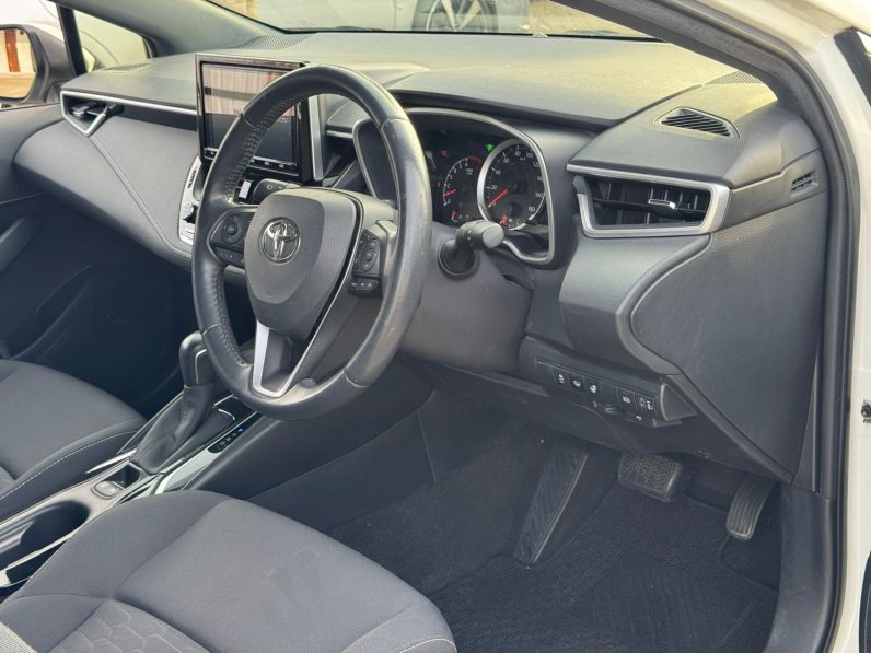 
								Toyota Corolla Sport full									