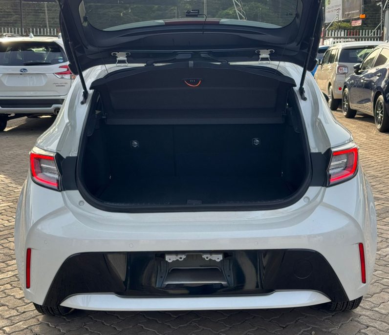 
								Toyota Corolla Sport full									