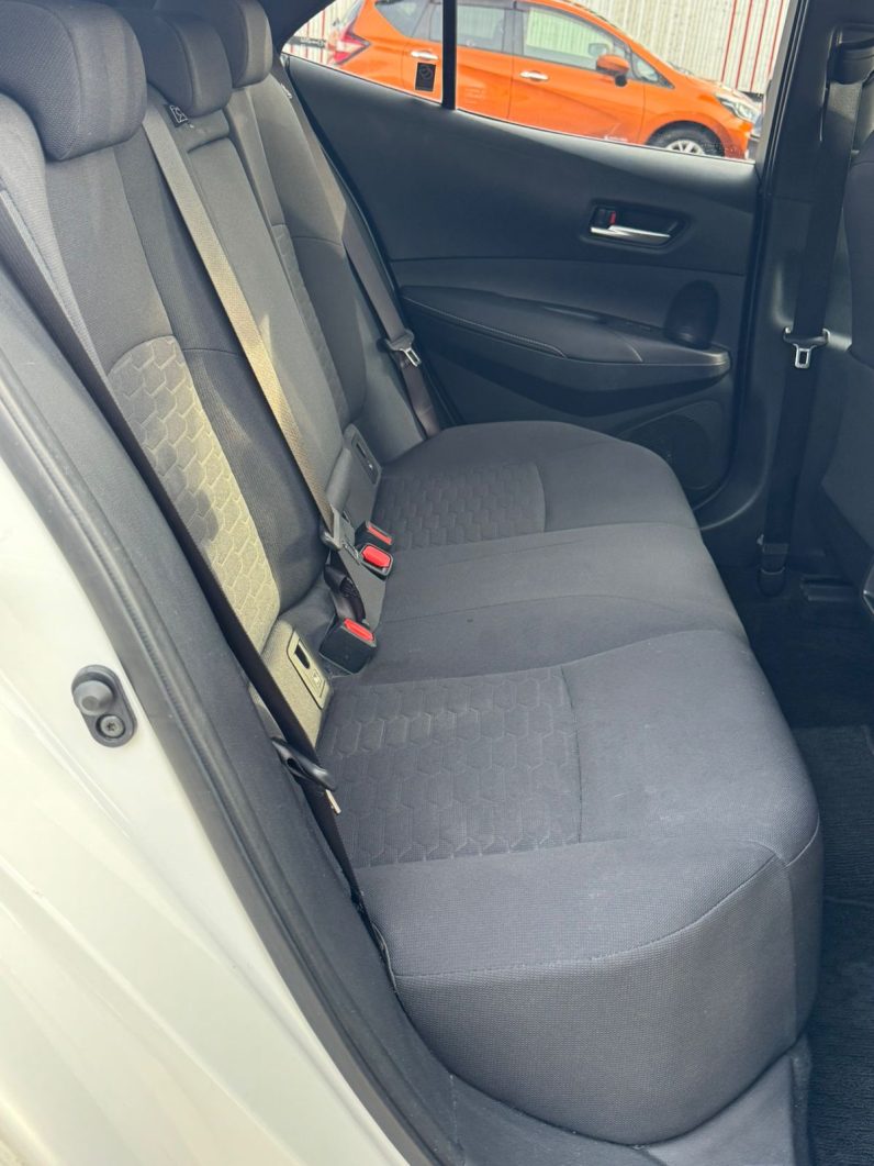 
								Toyota Corolla Sport full									