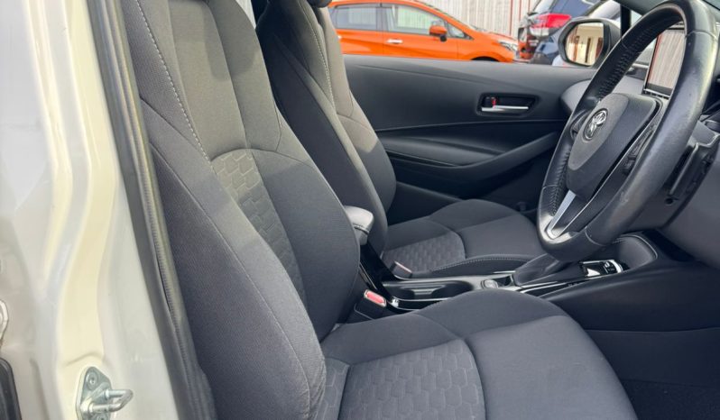 
								Toyota Corolla Sport full									