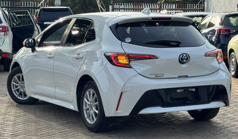 
								Toyota Corolla Sport full									