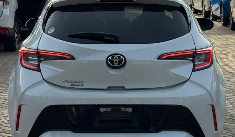 
								Toyota Corolla Sport full									