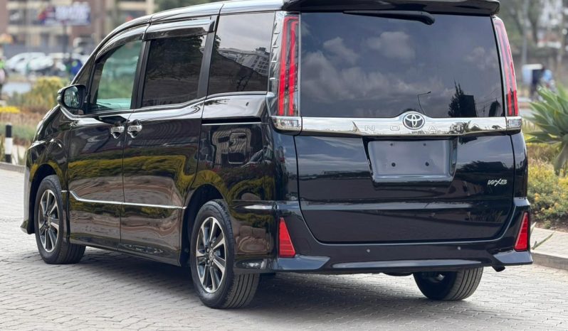 
								Toyota Noah full									
