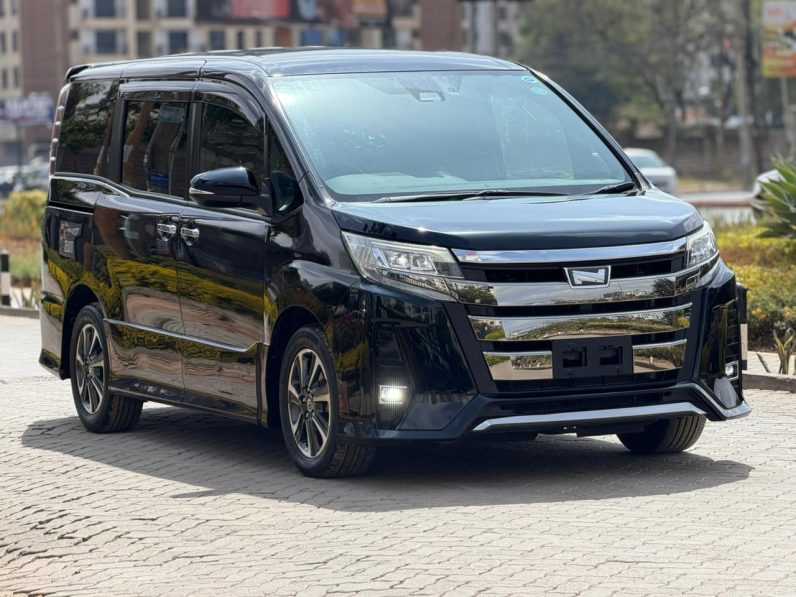 
								Toyota Noah full									