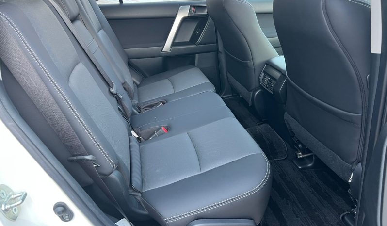 
								Toyota Land Cruiser Prado TX full									