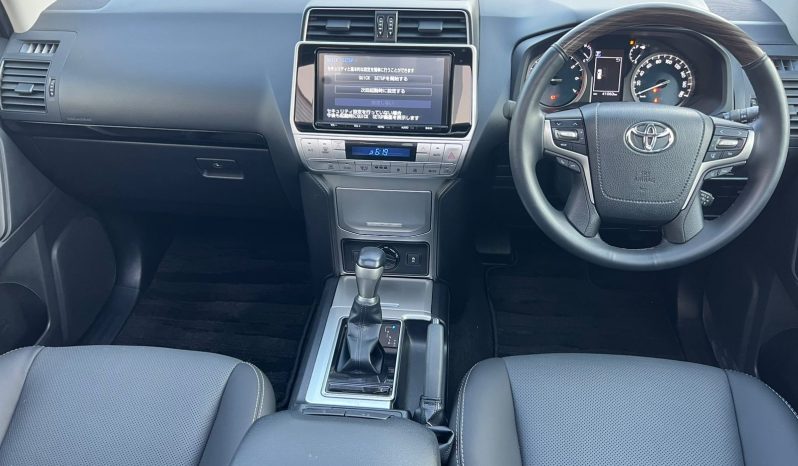 
								Toyota Land Cruiser Prado TX full									