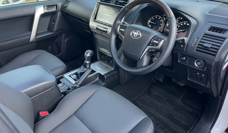 
								Toyota Land Cruiser Prado TX full									