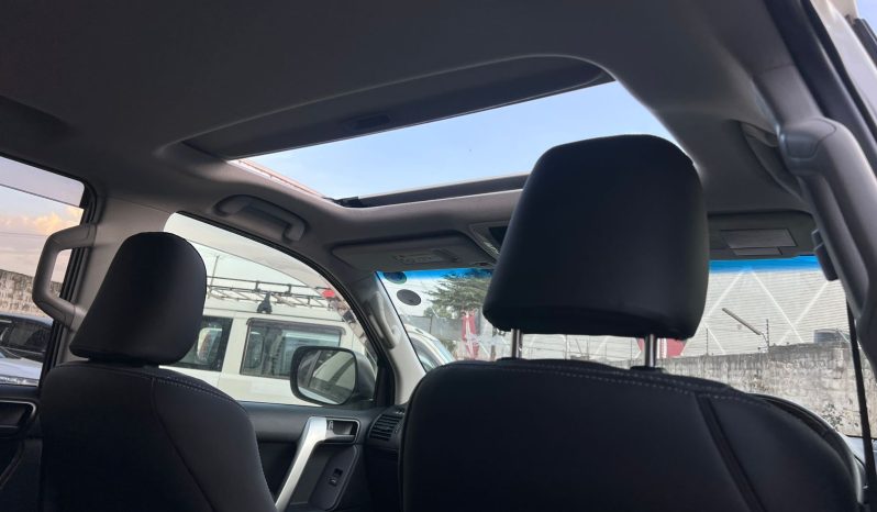 
								Toyota Land Cruiser Prado TX full									