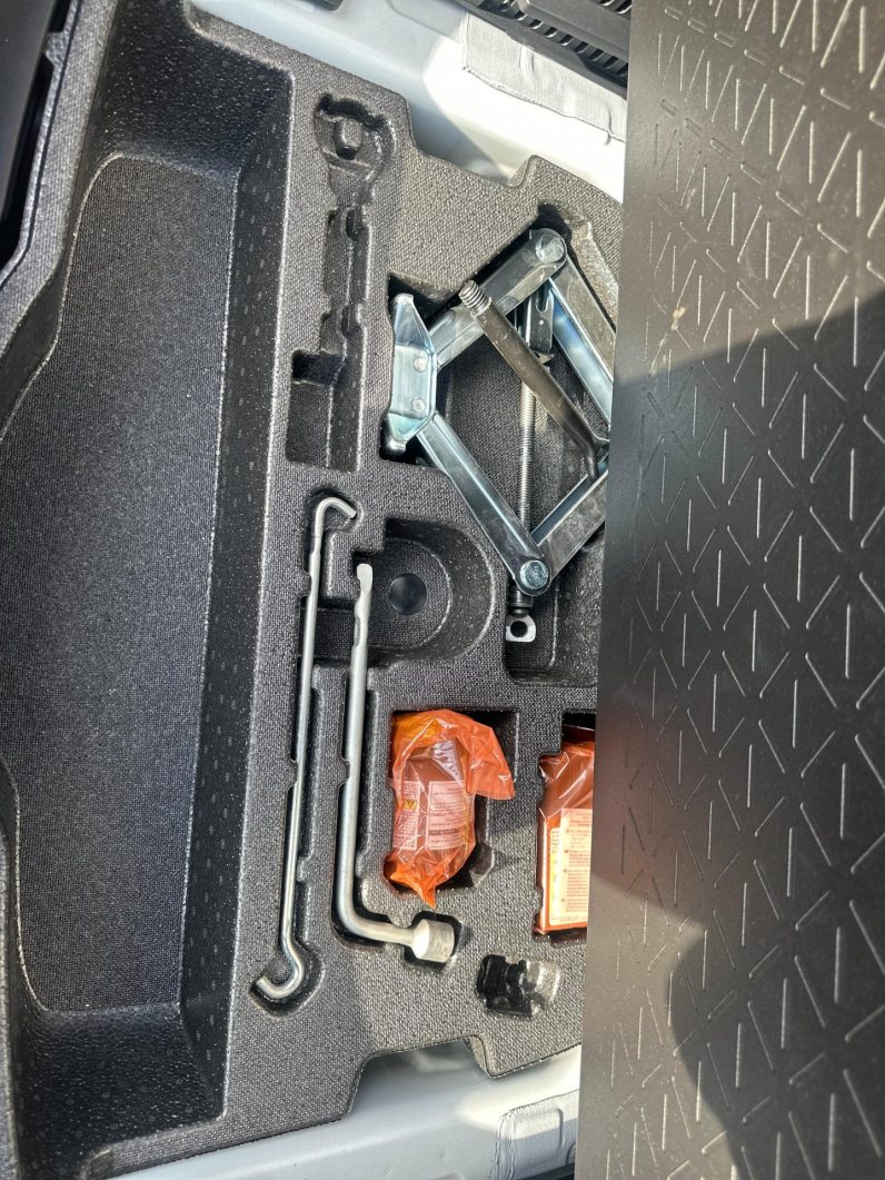 
								Toyota Rav4 G-Z full									