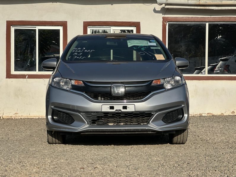 
								Honda Fit full									