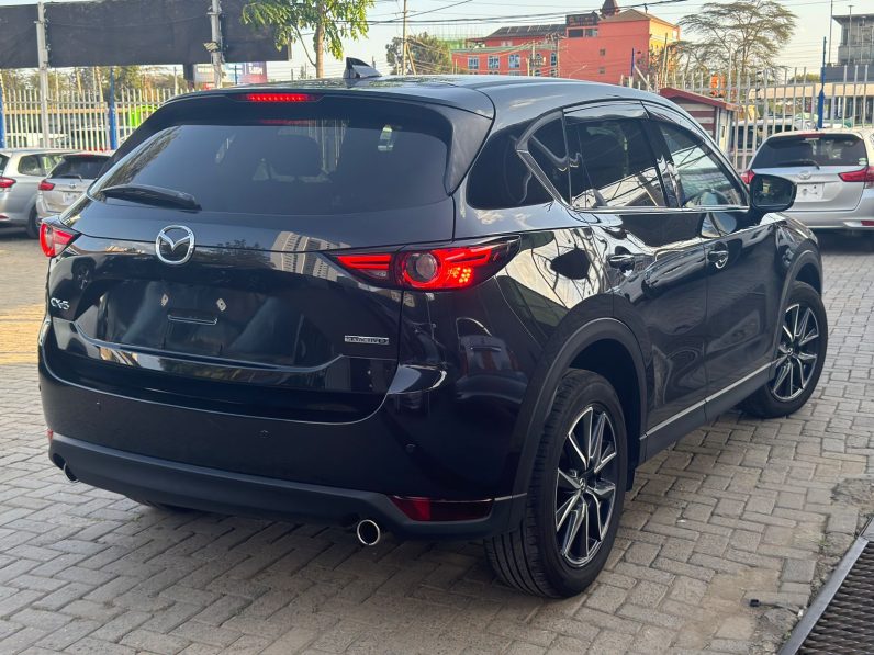 
								Mazda CX-5 full									