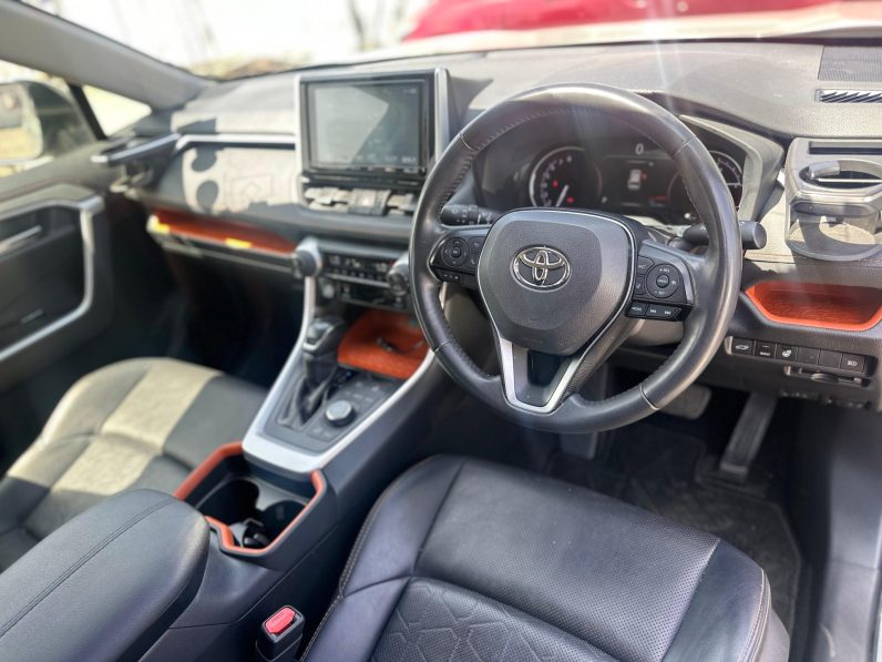 
								Toyota Rav4 Adventure full									