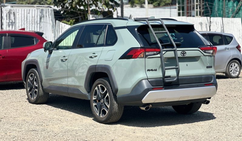 
								Toyota Rav4 Adventure full									