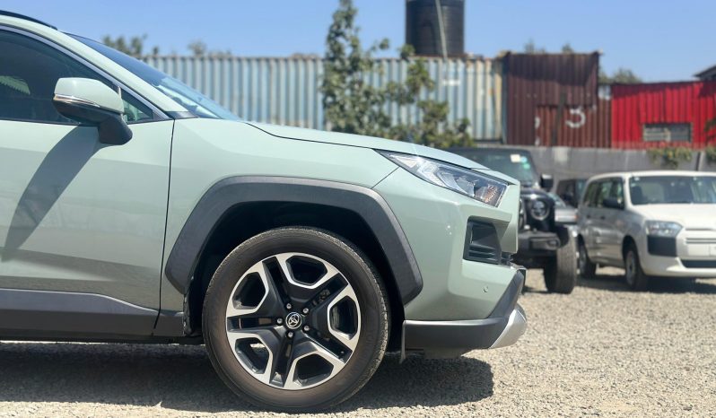 
								Toyota Rav4 Adventure full									