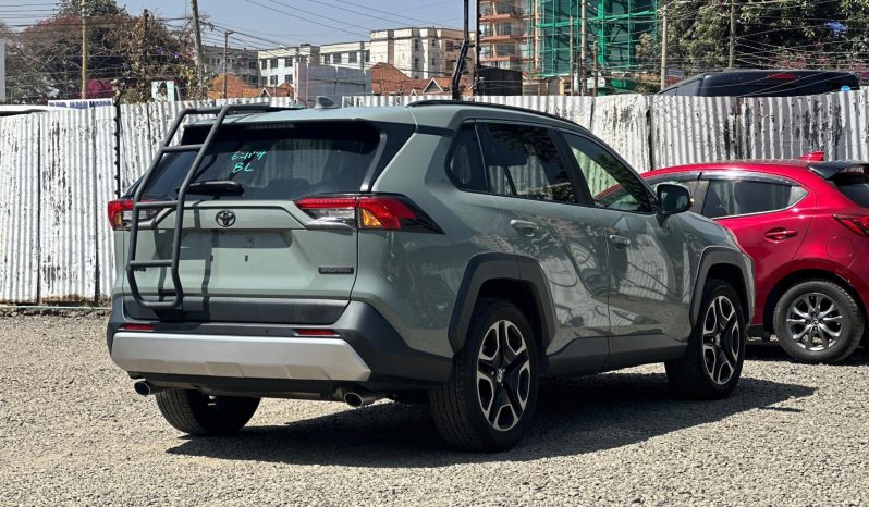 
								Toyota Rav4 Adventure full									