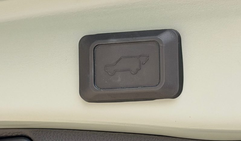 
								Toyota Rav4 Adventure full									