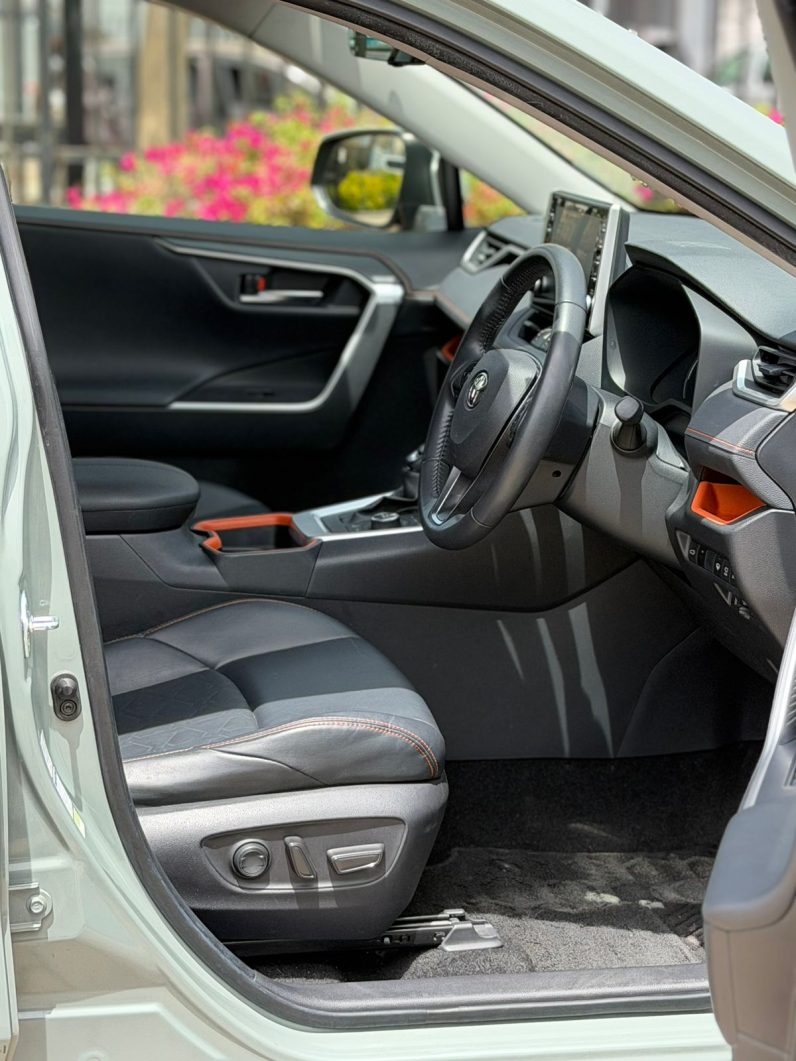 
								Toyota Rav4 Adventure full									