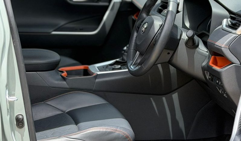 
								Toyota Rav4 Adventure full									