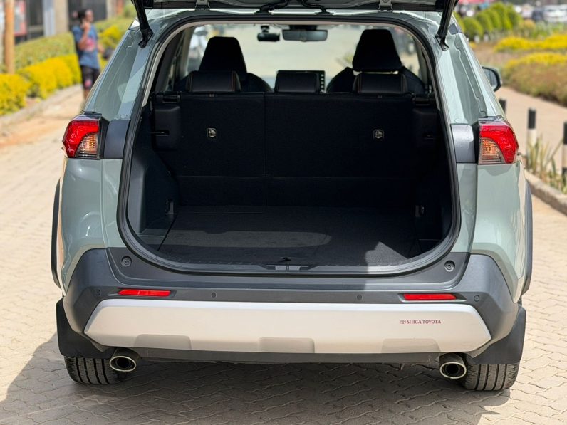 
								Toyota Rav4 Adventure full									