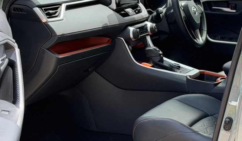 
								Toyota Rav4 Adventure full									