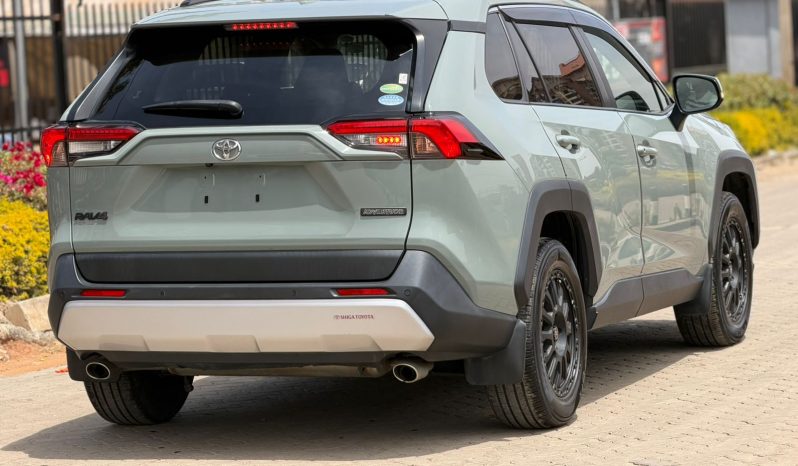 
								Toyota Rav4 Adventure full									