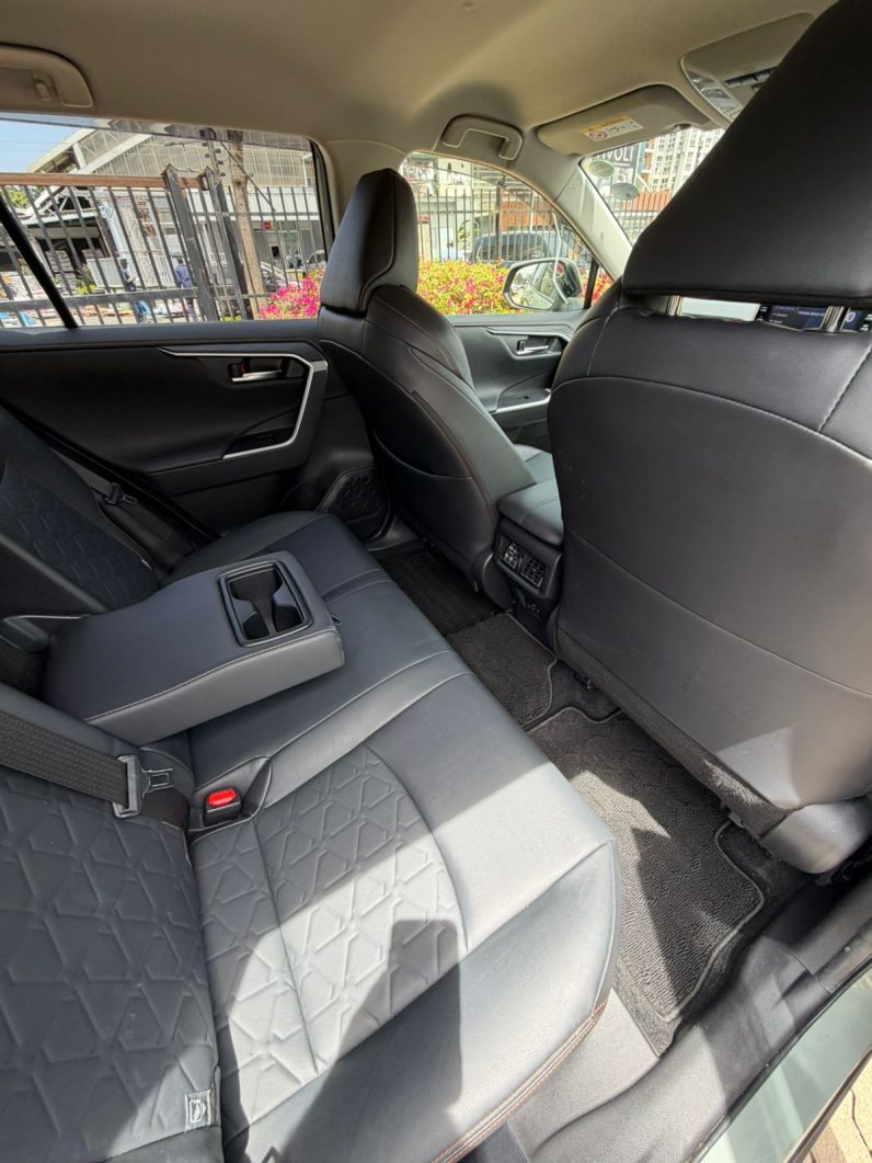 
								Toyota Rav4 Adventure full									