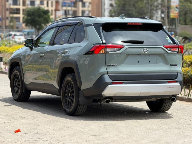 
								Toyota Rav4 Adventure full									