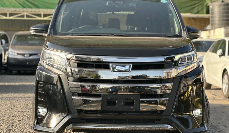 
								Toyota Noah WXB full									