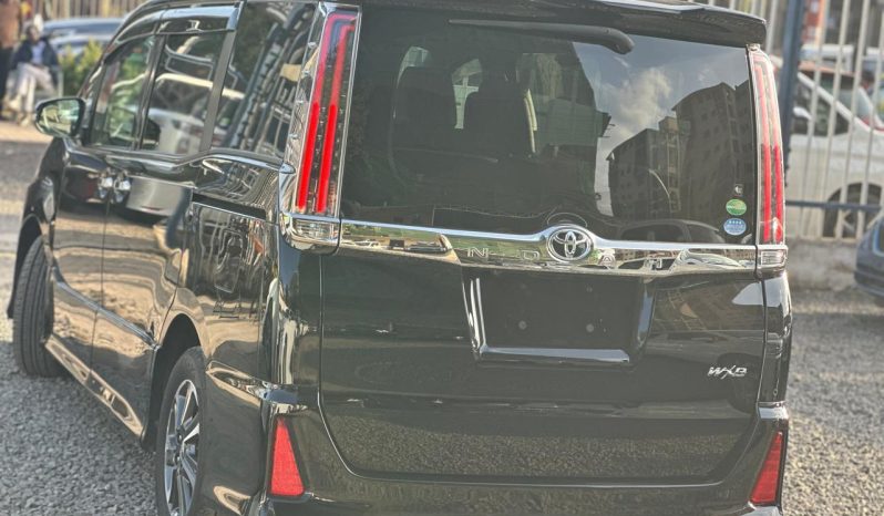 
								Toyota Noah WXB full									