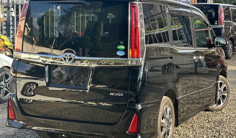 
								Toyota Noah WXB full									