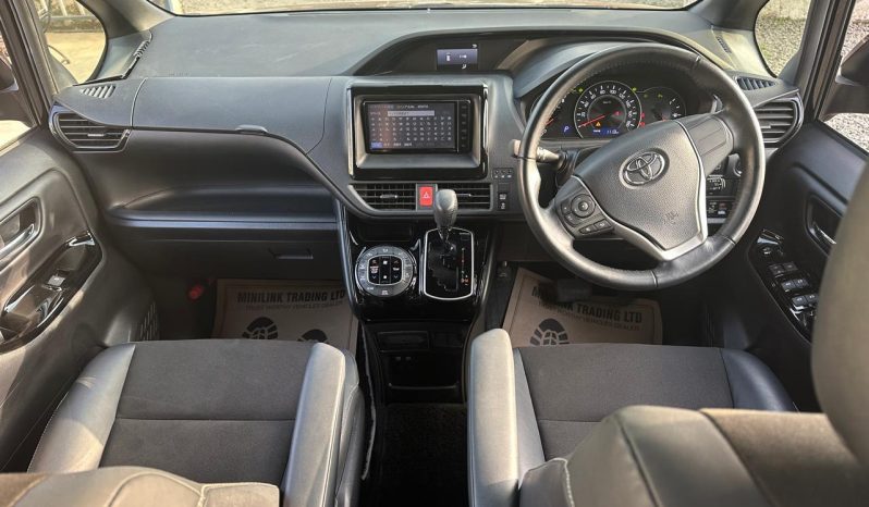 
								Toyota Noah WXB full									