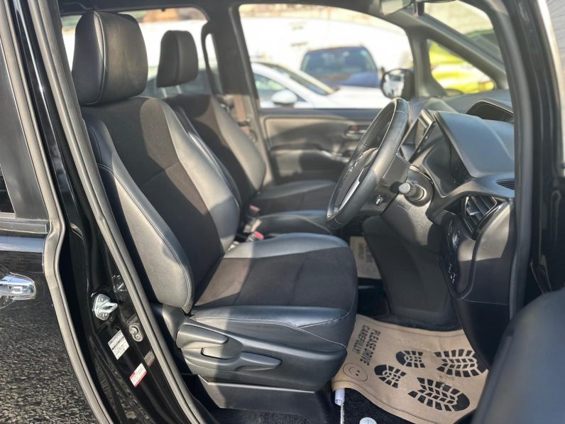 
								Toyota Noah WXB full									