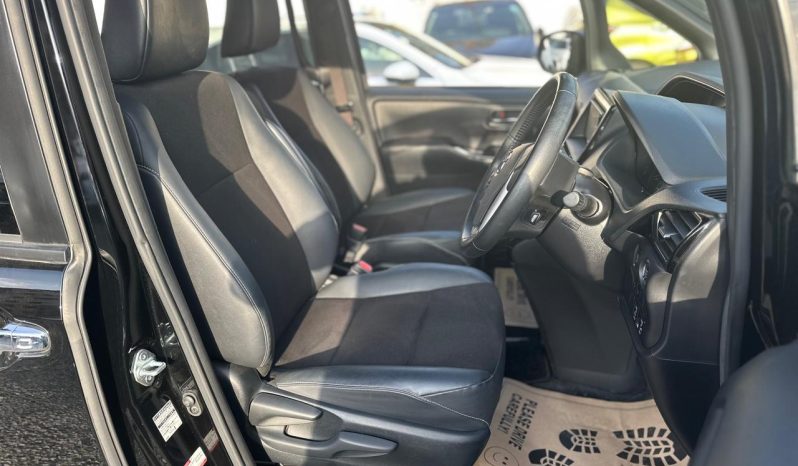 
								Toyota Noah WXB full									