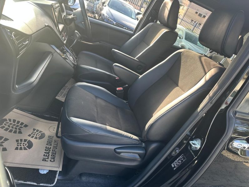 
								Toyota Noah WXB full									